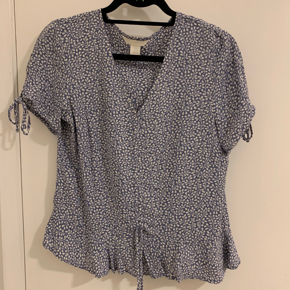 Tie V-neck Floral Blouse